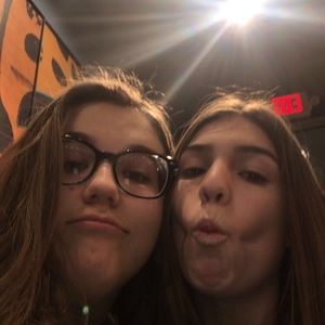 Meet your Posher, Kendra